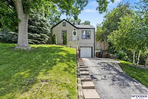 4939 Pine St, Omaha, NE 68106