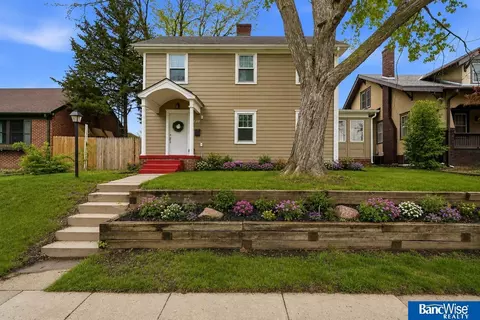 2740 S 13 St, Lincoln, NE 68502