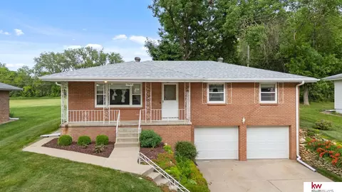 7963 S 45 Ave, Omaha, NE 68157