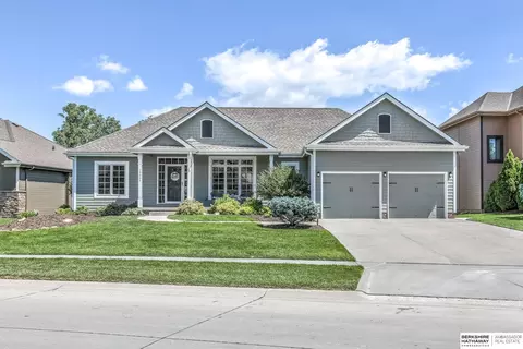 19856 Bellbrook Blvd, Gretna, NE 68028