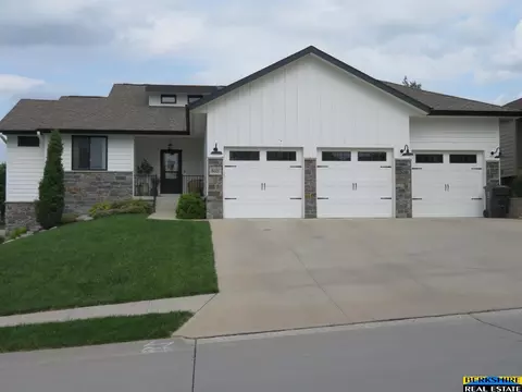 9601 S 173 Ave, Omaha, NE 68136