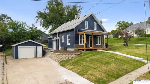 202 N Molley St, Bennington, NE 68007