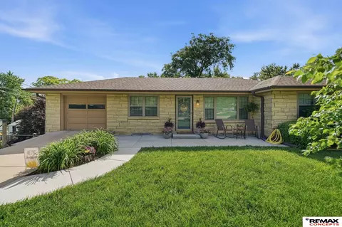 3228 S 42nd St, Lincoln, NE 68506