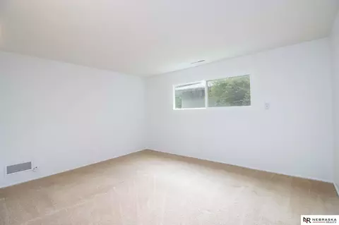 9630 Maple Dr, Omaha, NE 68134 photo 17