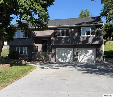 9316 Talmadge Rd, Plattsmouth, NE 68048