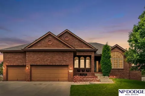 7408 S 103rd Ave, La Vista, NE 68128
