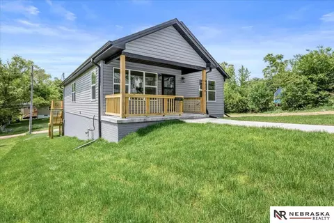 4526 N 40th St, Omaha, NE 68111