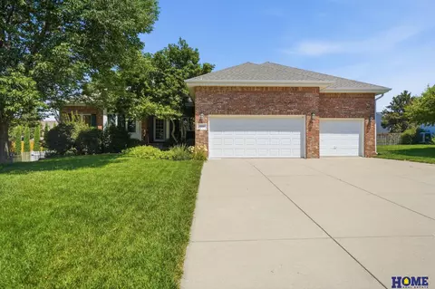 7930 Zachary Cir, Lincoln, NE 68507