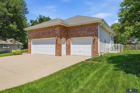 7930 Zachary Cir, Lincoln, NE 68507
