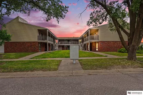 421 Capitol Beach Blvd, Lincoln, NE 68528