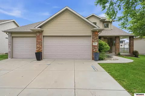 8342 Upton Grey Ln, Lincoln, NE 68516