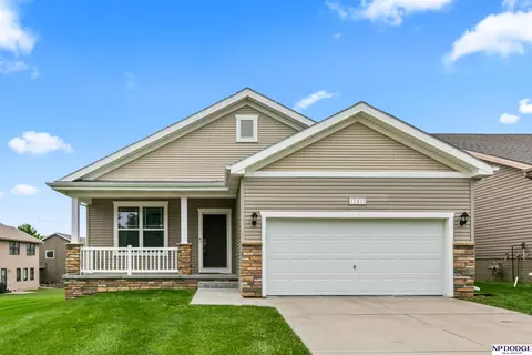 17611 Sahler St, Omaha, NE 68116