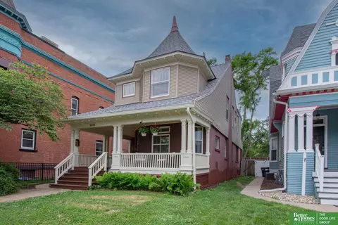 3015 Pacific St, Omaha, NE 68105