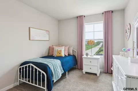 Bedroom - 16518 Clay St, Bennington, NE 68007 photo 3 of 7