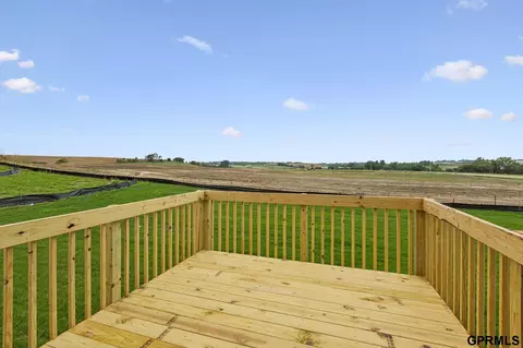 Exterior - 16518 Clay St, Bennington, NE 68007 photo 2 of 4