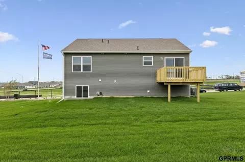 Exterior - 16518 Clay St, Bennington, NE 68007 photo 4 of 4