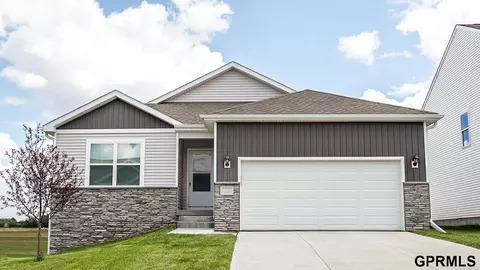 16314 Davidson St, Bennington, NE 68007