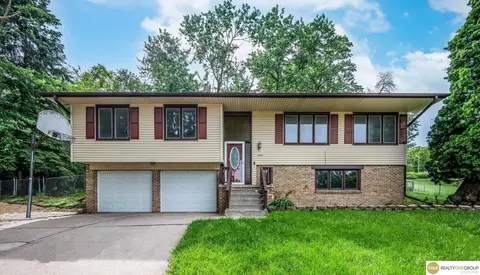 204 Sandi Ct, Bellevue, NE 68005