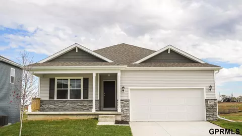 16322 Davidson St, Bennington, NE 68007