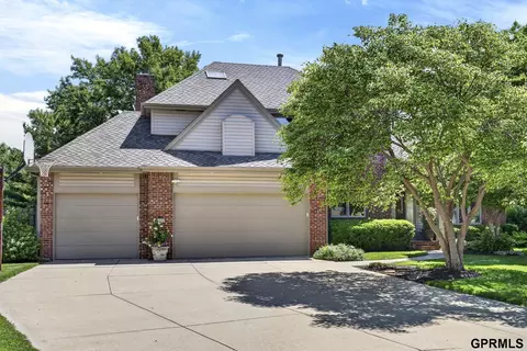 1523 N 132 Avenue Cir, Omaha, NE 68154