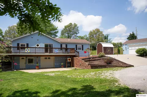 8302 Howe Ct, Plattsmouth, NE 68048