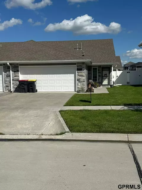 9015 Buckshot Rd, Lincoln, NE 68507