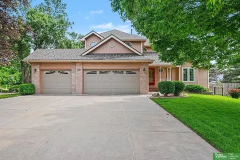 10405 Polk St, Omaha, NE 68127