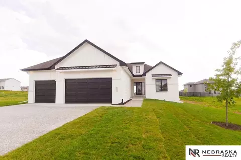 12605 Glenn St, La Vista, NE 68138