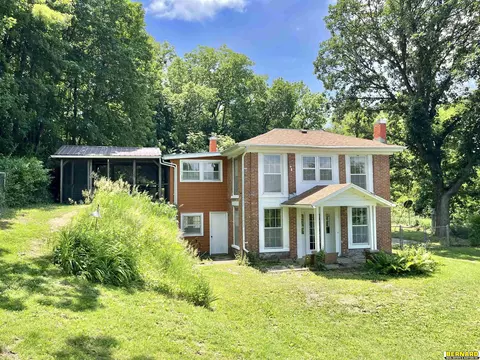 107 E Richard St, Brownville, NE 68321