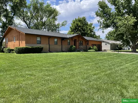 4217 Prairie Rd, Fremont, NE 68025