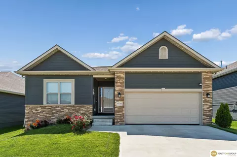 4716 N 210 Ave, Elkhorn, NE 68022