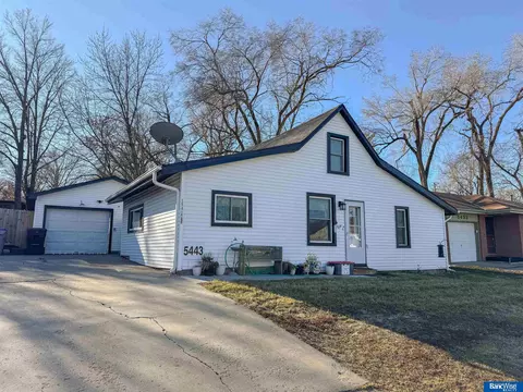 5443 Pioneers Blvd, Lincoln, NE 68506