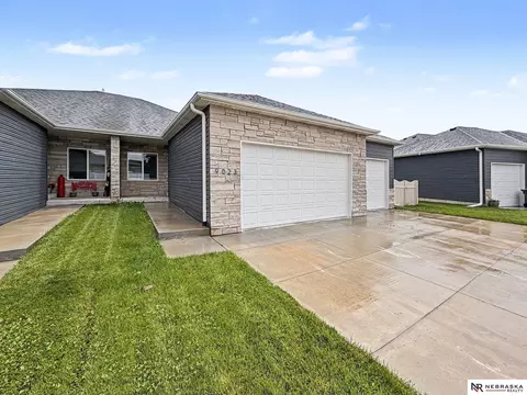 9023 Red Sky Ln, Lincoln, NE 68520