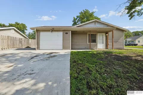 1544 Burnham St, Lincoln, NE 68502
