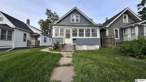 4121 S 28 St, Omaha, NE 68107