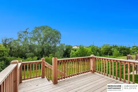 9524 S 181 St, Omaha, NE 68136