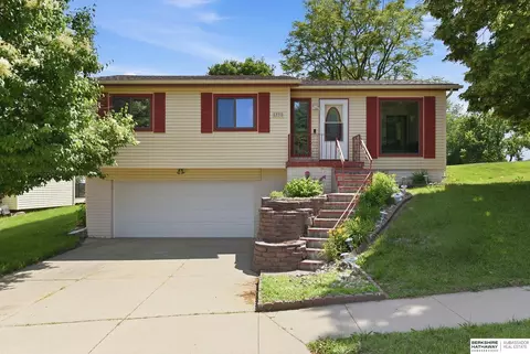 6330 N 109th Cir, Omaha, NE 68164