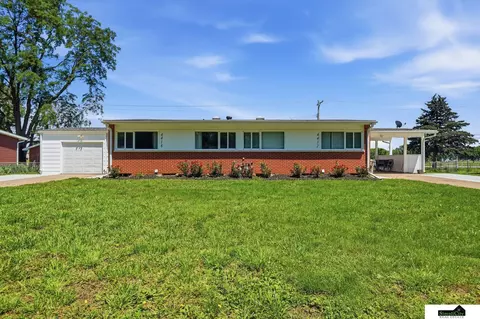 4412-4418 NW 49th St, Lincoln, NE 68524