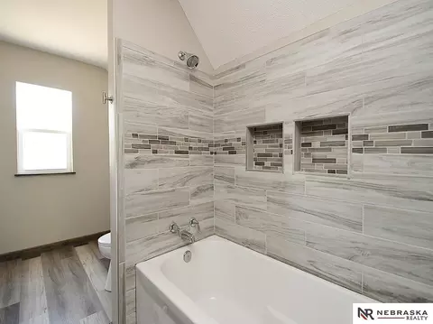 Bath - 416 N 16th St, Beatrice, NE 68310 photo 1 of 2