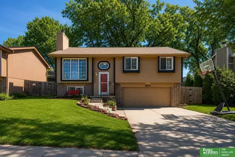 8849 N 81 Ave, Omaha, NE 68122