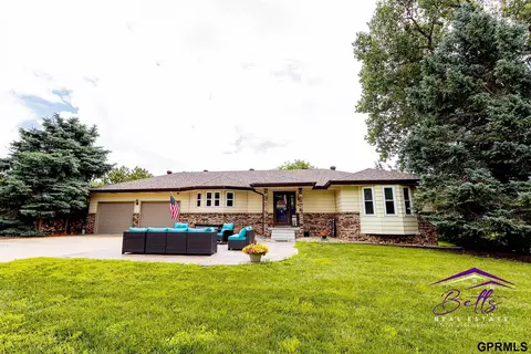12503 Westridge Rd, Gretna, NE 68028