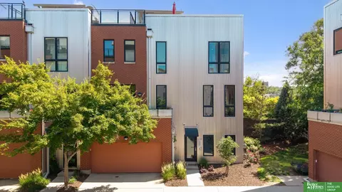 1237 Marcy Plz, Omaha, NE 68108