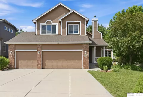 18602 Leavenworth St, Elkhorn, NE 68022