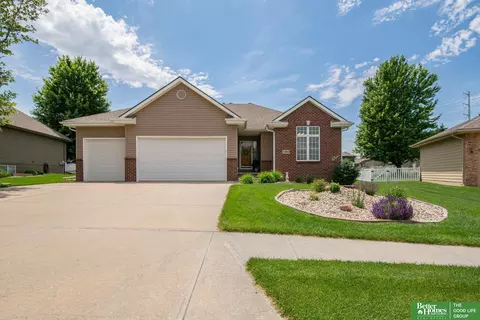 10040 S 178th St, Omaha, NE 68136