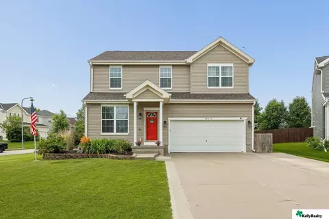 15079 Mormon Cir, Bennington, NE 68007