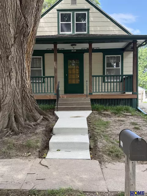 3835 S 16th St, Lincoln, NE 68502