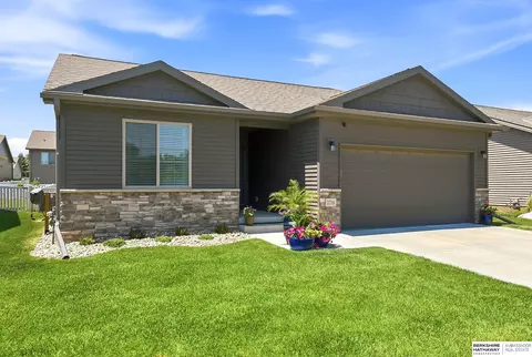 2714 N 202nd St, Elkhorn, NE 68022