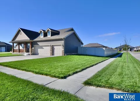 3123 N 93rd Ct, Lincoln, NE 68507