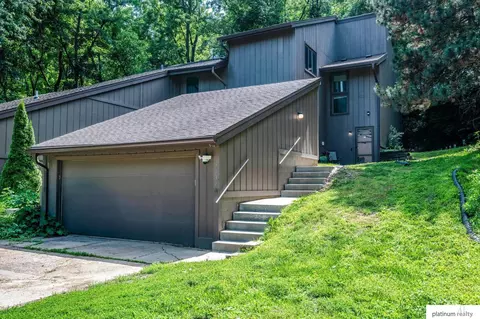 7438 N 55 Plz, Omaha, NE 68152
