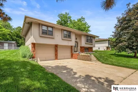 7362 Drexel St, Ralston, NE 68127
